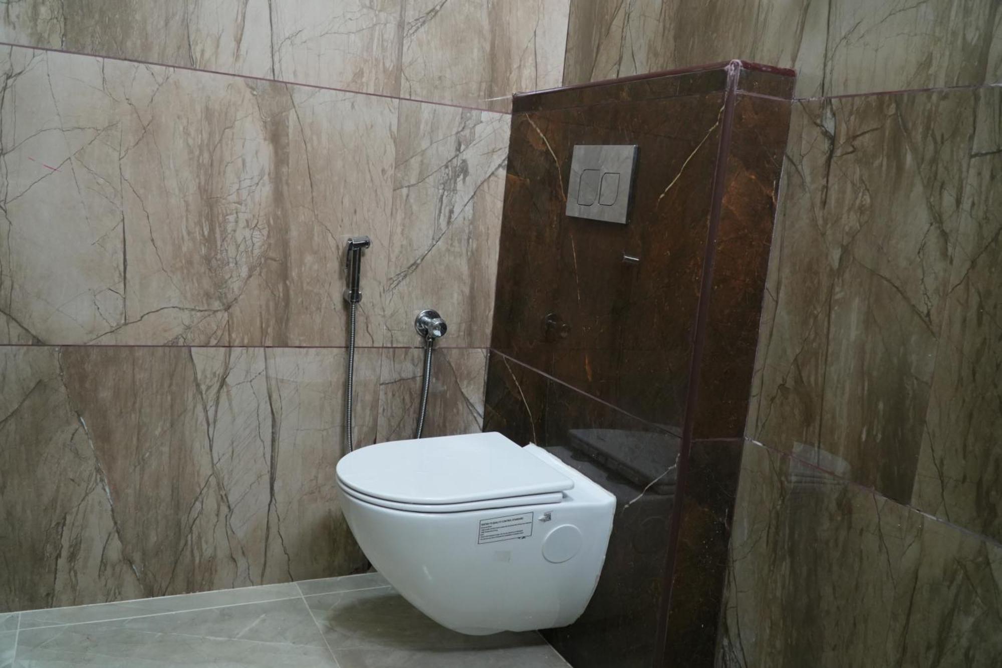 Uj Pallazzio - Business Class Luxury Hotel Tiruvannāmalai المظهر الخارجي الصورة