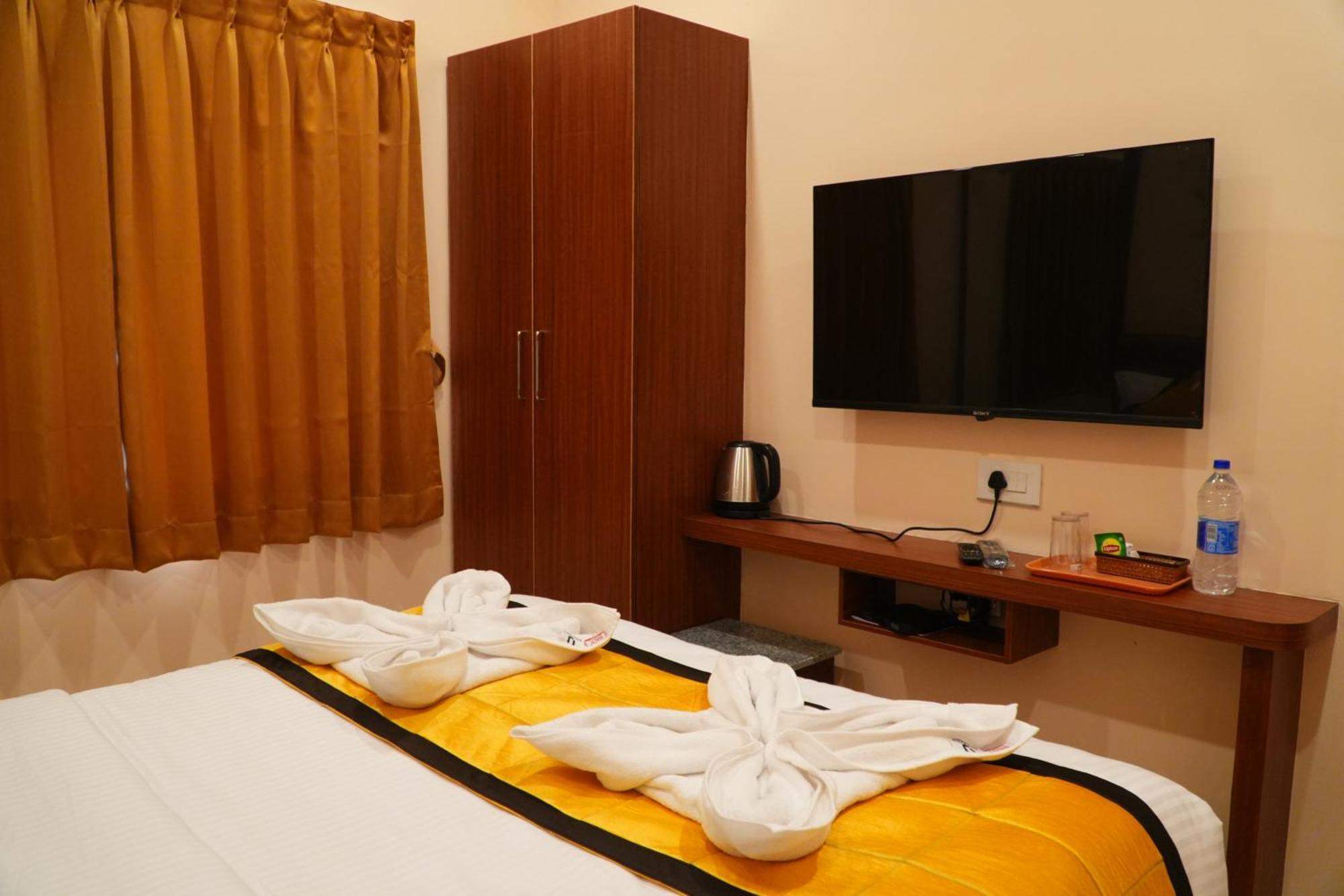 Uj Pallazzio - Business Class Luxury Hotel Tiruvannāmalai المظهر الخارجي الصورة