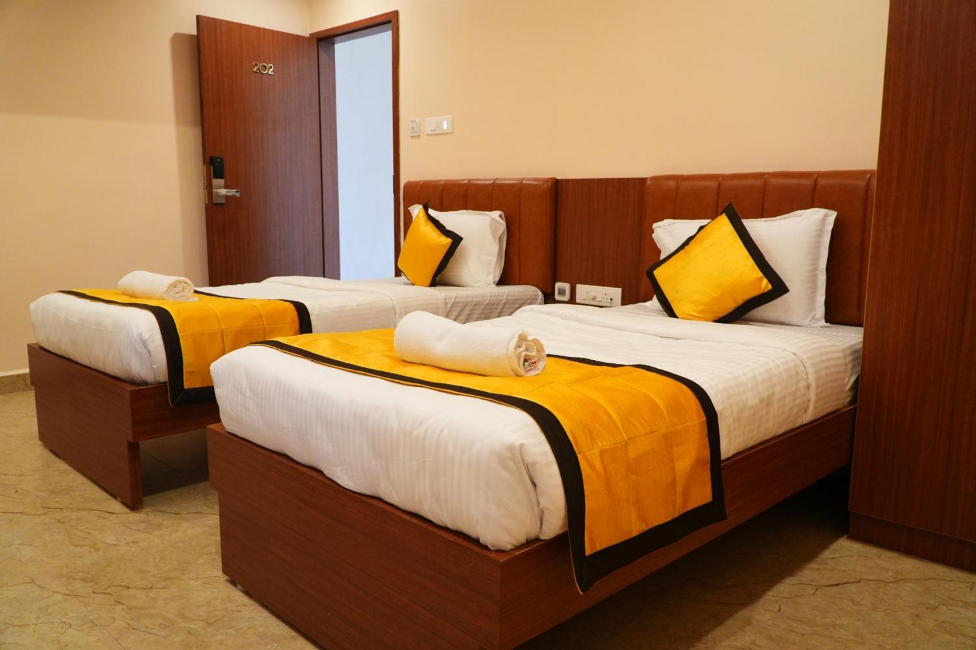 Uj Pallazzio - Business Class Luxury Hotel Tiruvannāmalai المظهر الخارجي الصورة